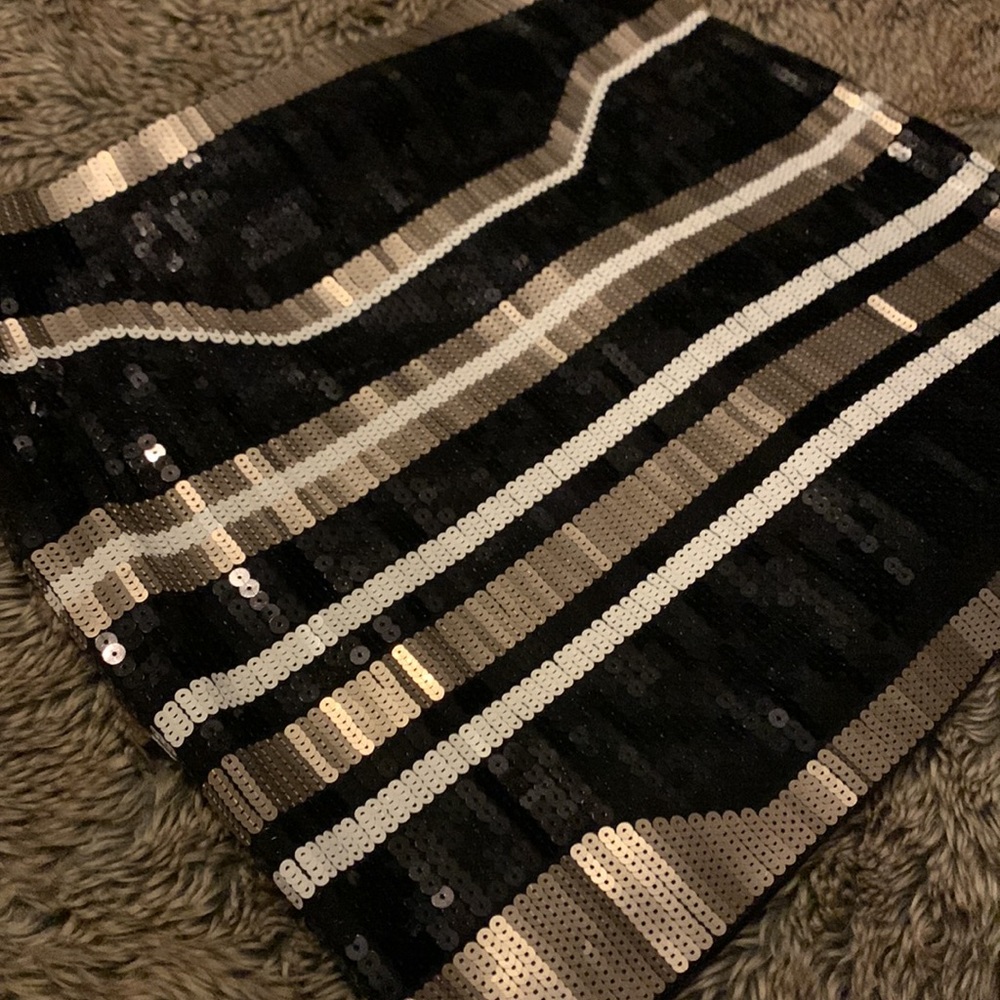 Express sequin mini skirt - Picture 4 of 4
